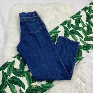 Vintage High-Rise Mom Jeans 097